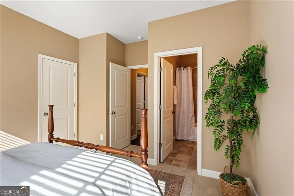 4087 Thorndale LN Smyrna, GA 30080