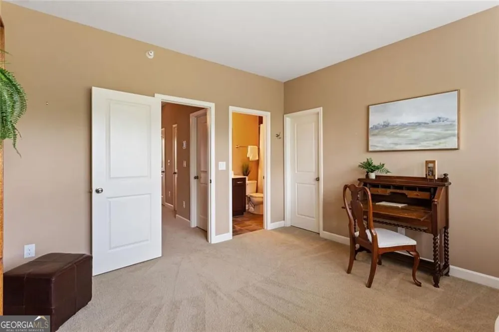 4087 Thorndale LN Smyrna, GA 30080