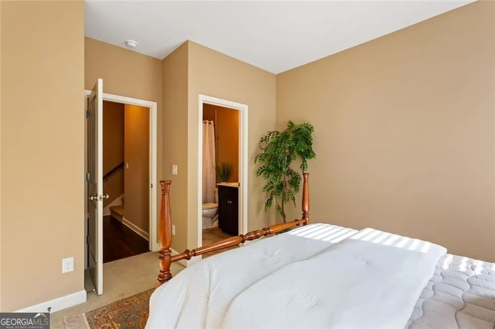 4087 Thorndale LN Smyrna, GA 30080