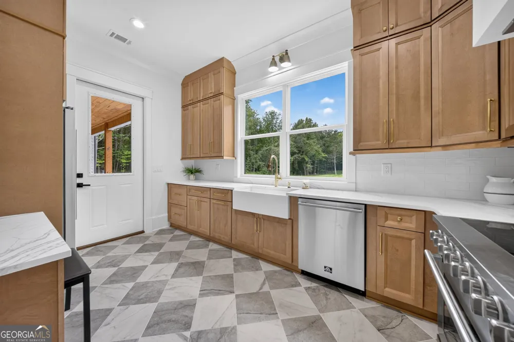 3714 Double Springs RD SW Monroe, GA 30656