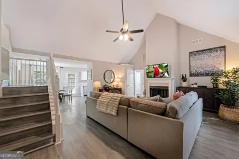 6839 Sandy Creek DR
