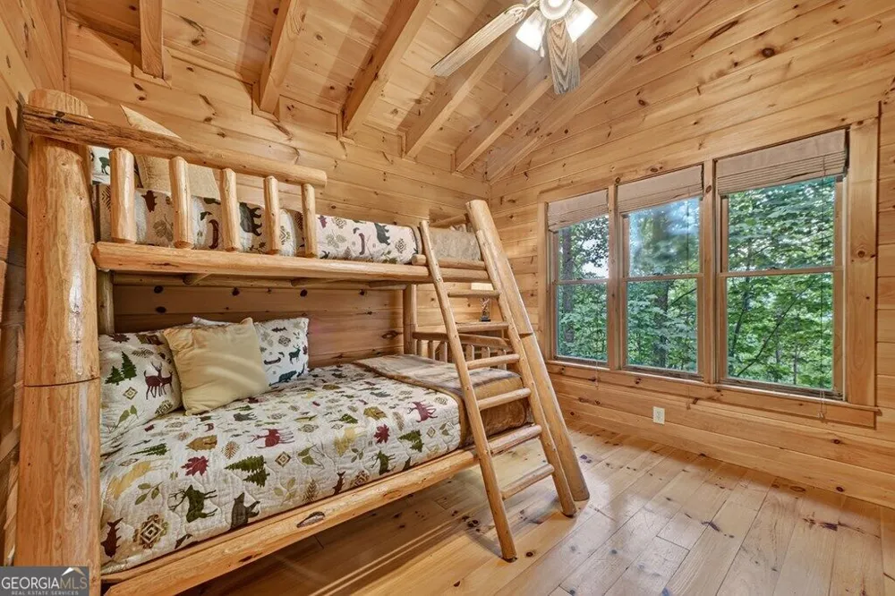 541 Little Bushy Head RD Blue Ridge, GA 30513