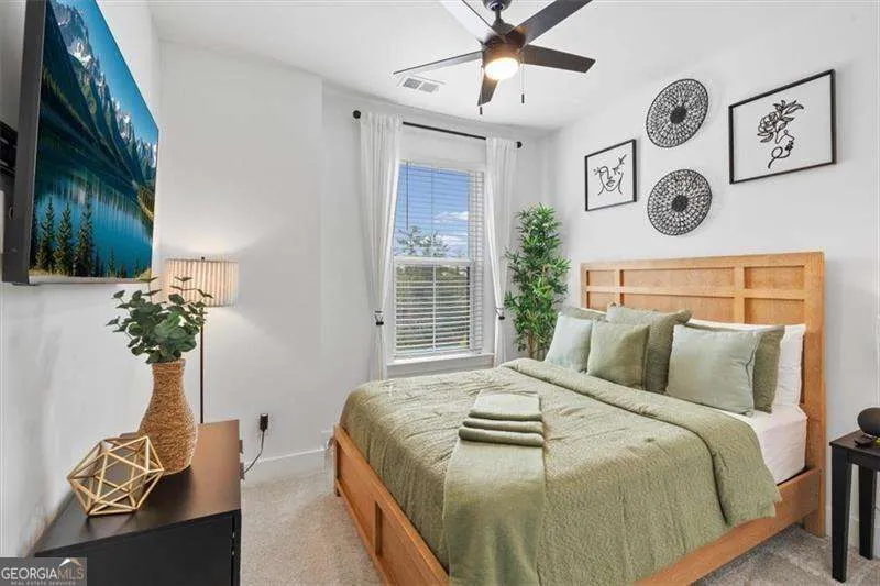 285 Walker AVE Roswell, GA 30076