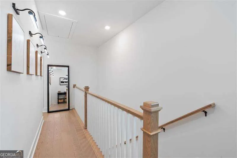 285 Walker AVE Roswell, GA 30076