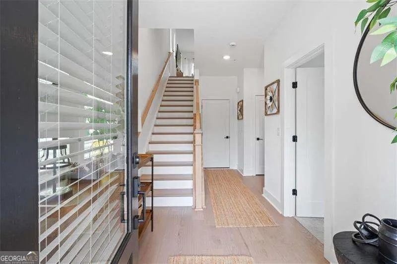 285 Walker AVE Roswell, GA 30076