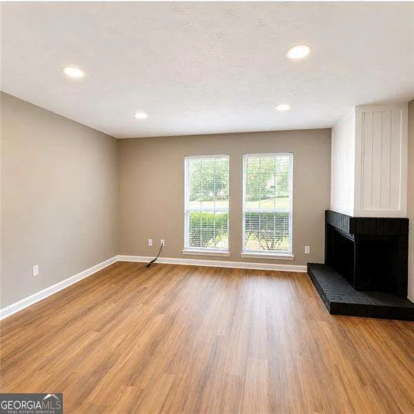 3254 Strawberry LN Decatur, GA 30034