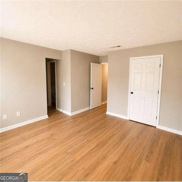 3254 Strawberry LN Decatur, GA 30034