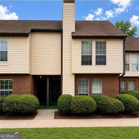 3254 Strawberry LN