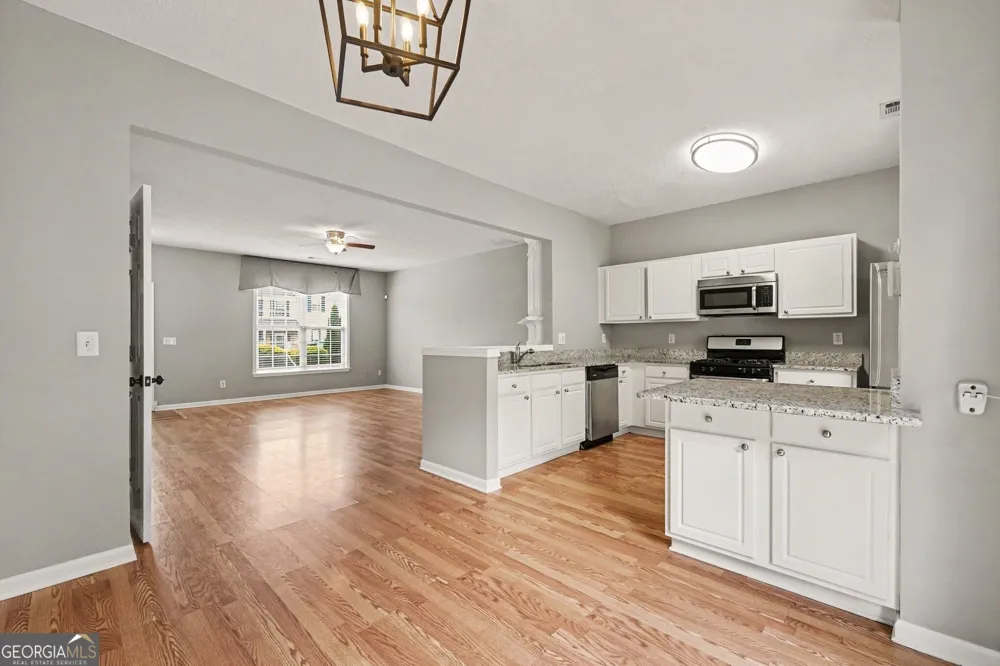 1732 Stanwood DR NW Kennesaw, GA 30152