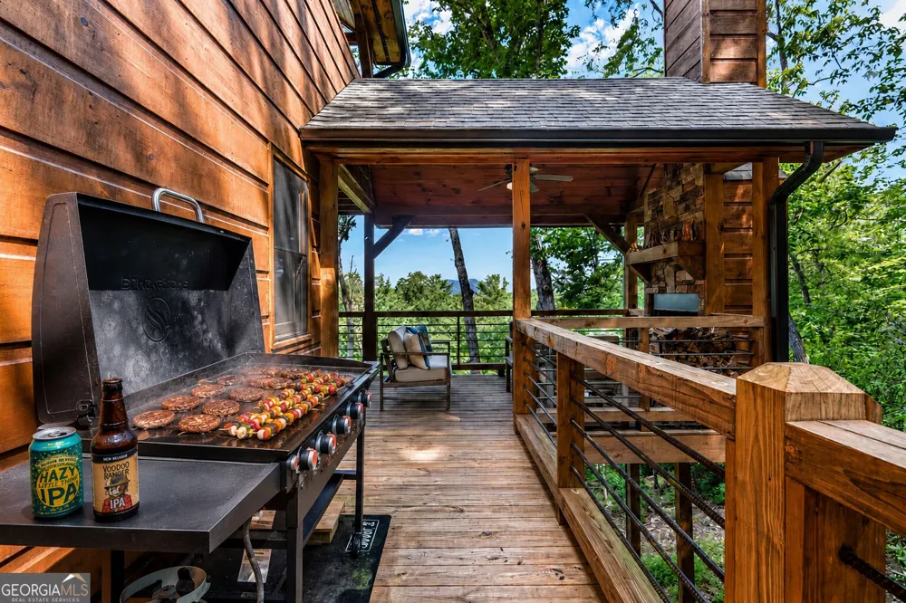 236 Hooch Holler LN Morganton, GA 30560