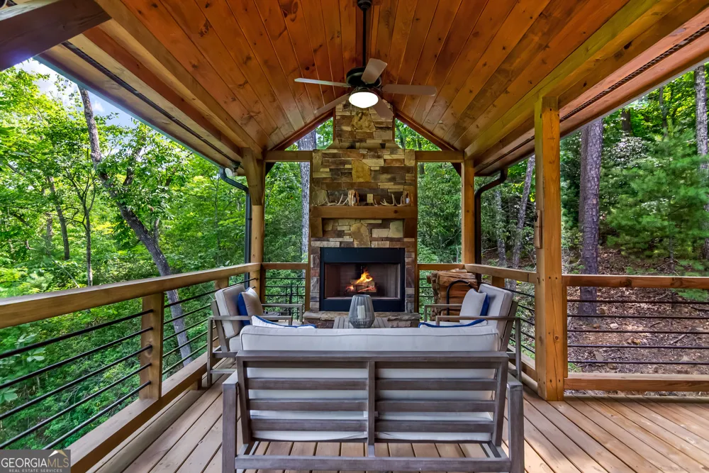 236 Hooch Holler LN Morganton, GA 30560