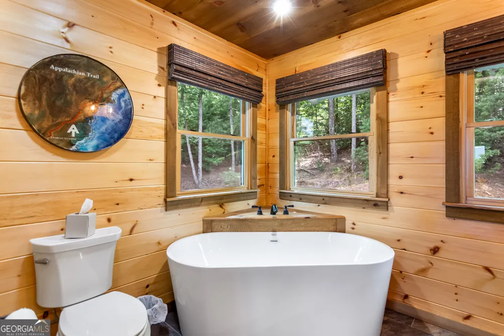 236 Hooch Holler LN Morganton, GA 30560