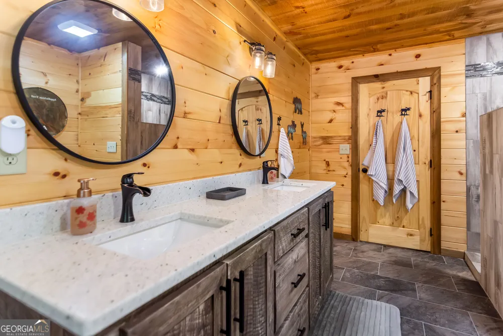 236 Hooch Holler LN Morganton, GA 30560