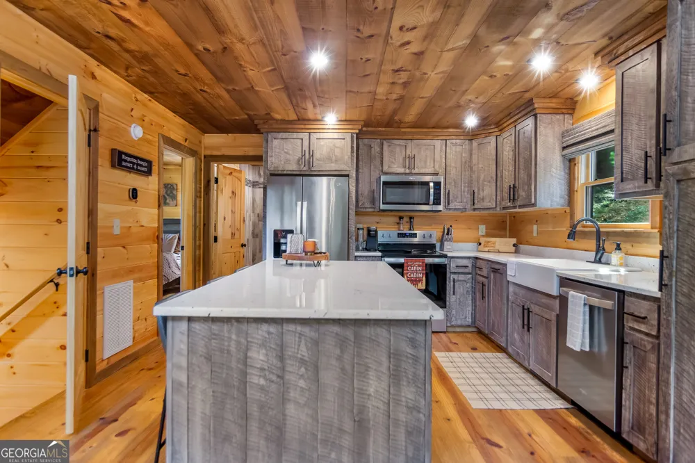 236 Hooch Holler LN Morganton, GA 30560