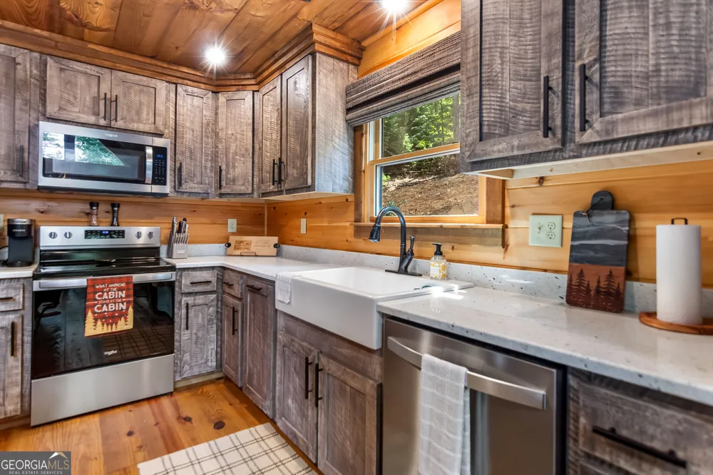236 Hooch Holler LN Morganton, GA 30560