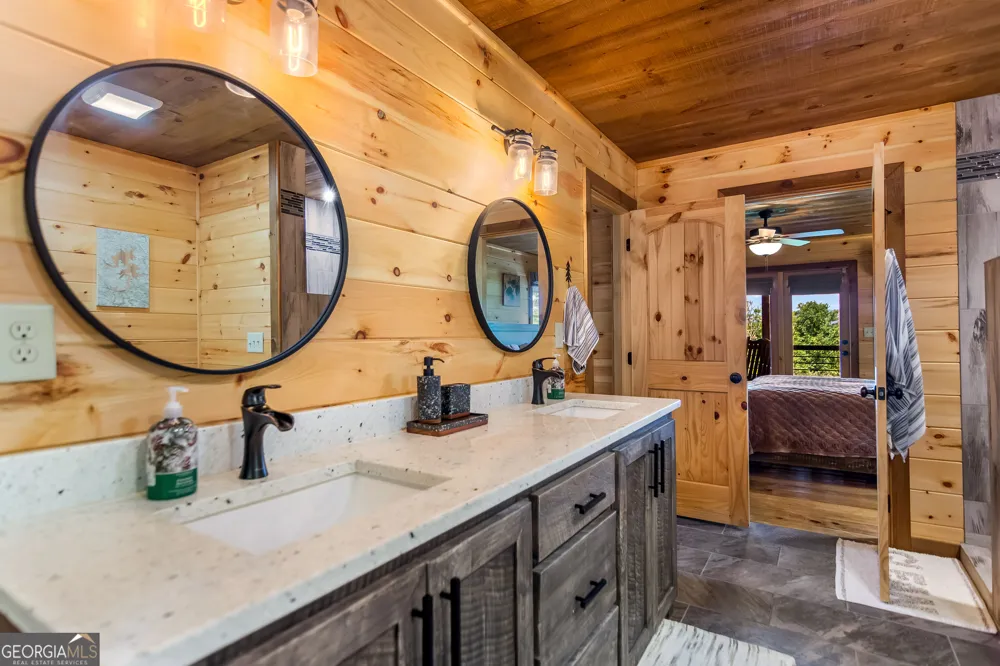 236 Hooch Holler LN Morganton, GA 30560