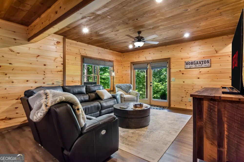 236 Hooch Holler LN Morganton, GA 30560