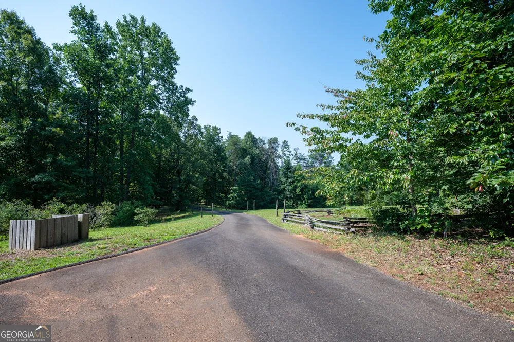 464 Poole RD Ball Ground, GA 30107