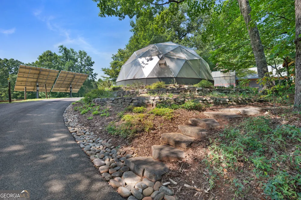 464 Poole RD Ball Ground, GA 30107