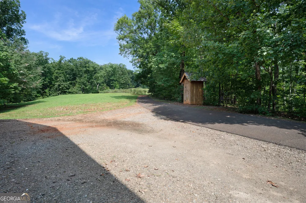464 Poole RD Ball Ground, GA 30107