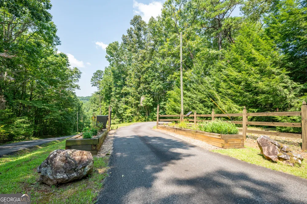 464 Poole RD Ball Ground, GA 30107