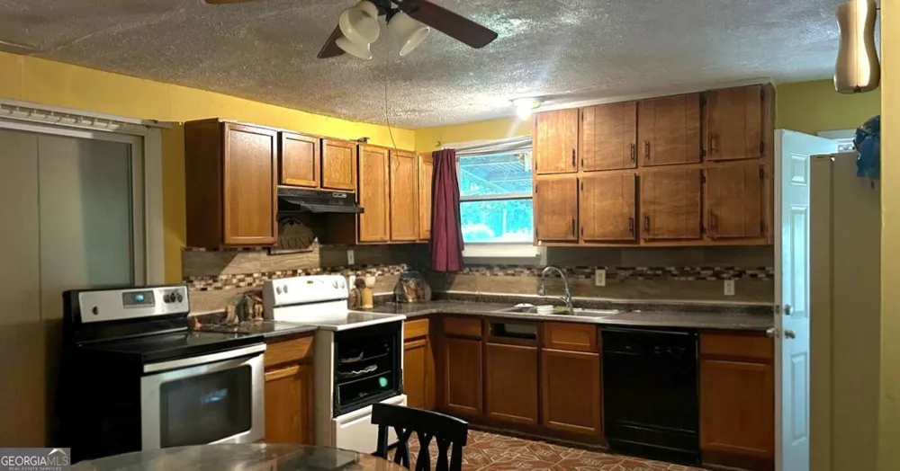 5405 Lee CIR Forest Park, GA 30297