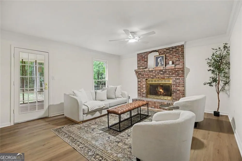 120 Marilyn CT Fayetteville, GA 30214