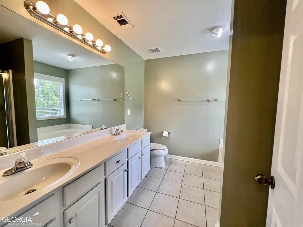 1010 Jacob DR Watkinsville, GA 30677