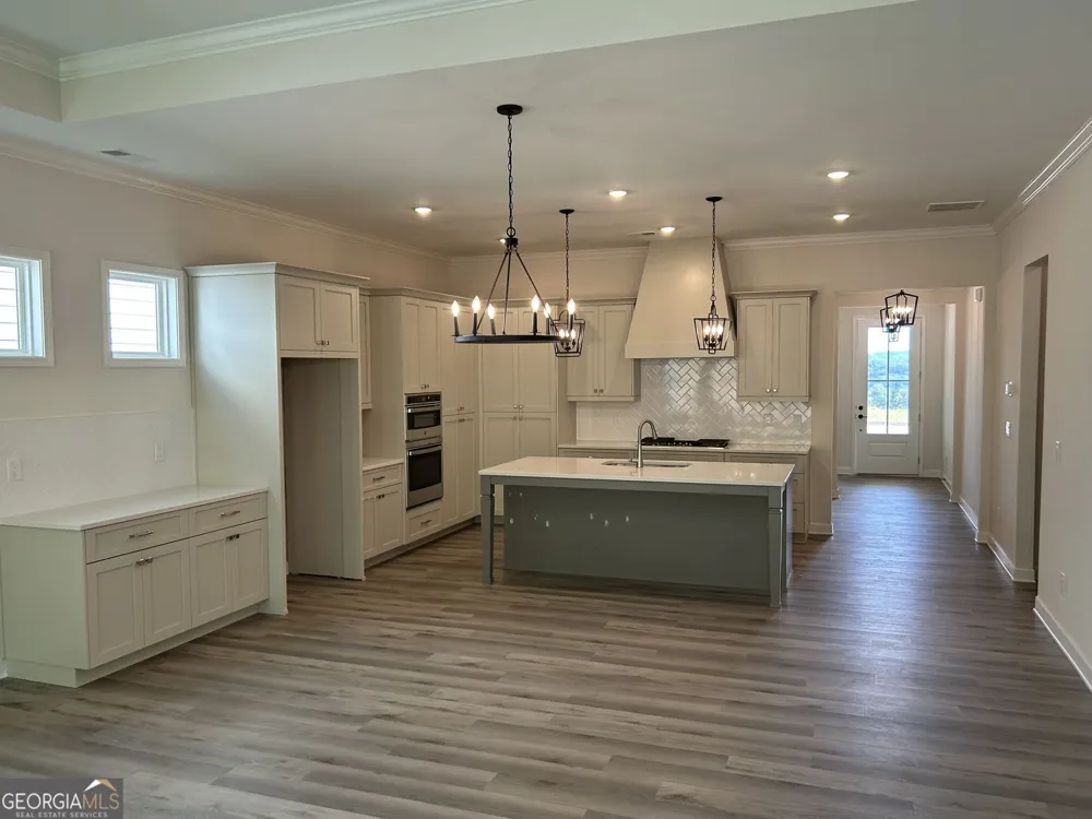 1549 Assembly CIR Gainesville, GA 30501