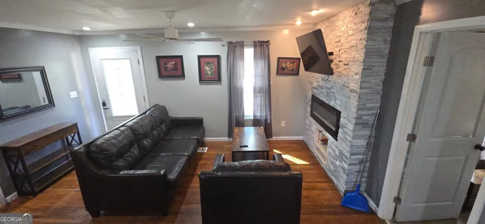 1901 E Farris AVE East Point, GA 30344