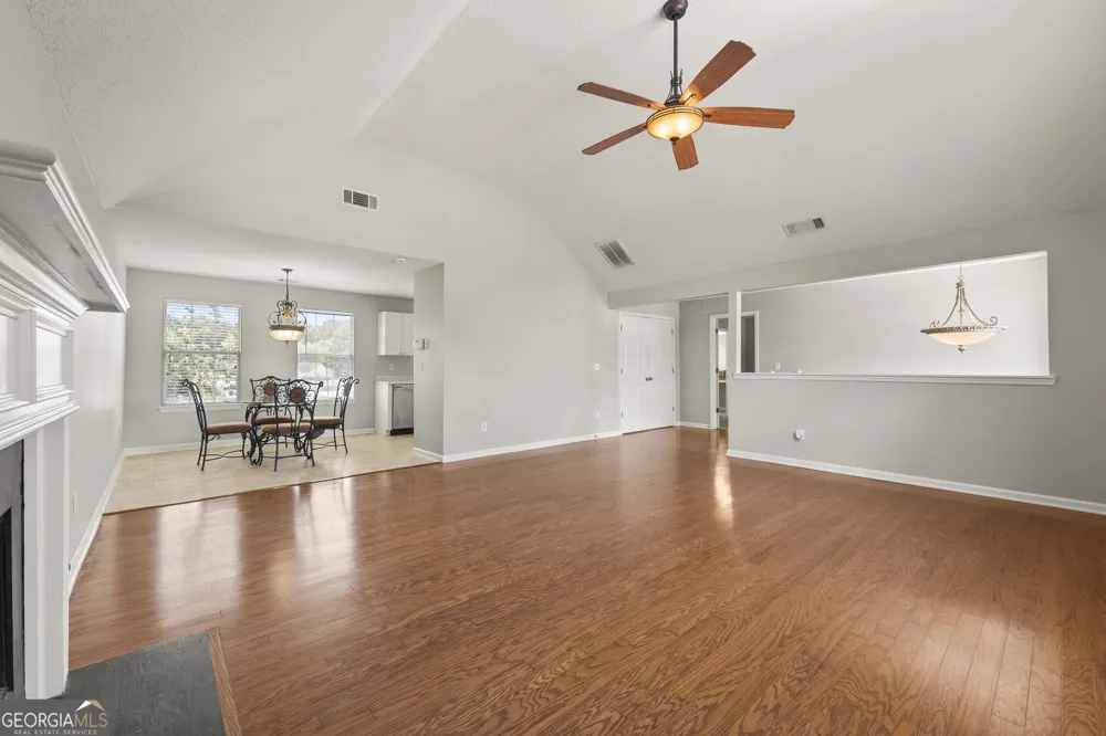 27 Waters Edge WAY Fayetteville, GA 30215