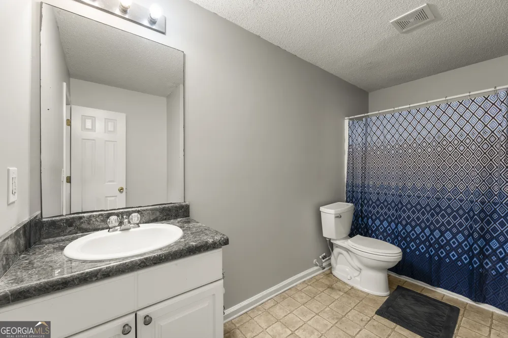 27 Waters Edge WAY Fayetteville, GA 30215
