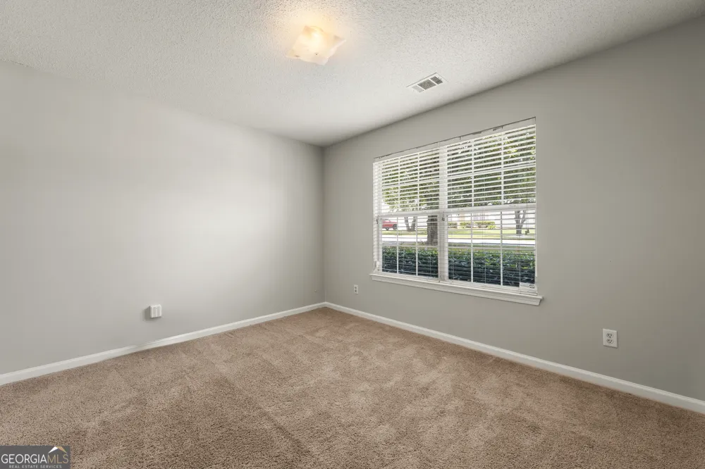 27 Waters Edge WAY Fayetteville, GA 30215