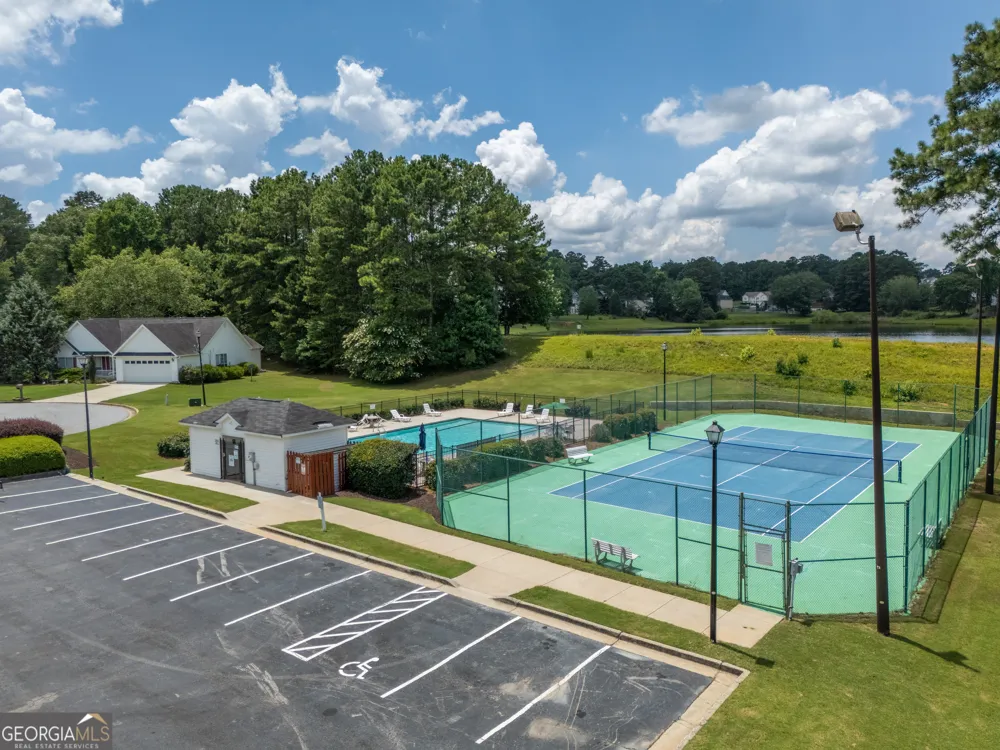 27 Waters Edge WAY Fayetteville, GA 30215
