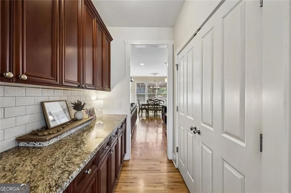 18 Stoneridge CT Dawsonville, GA 30534