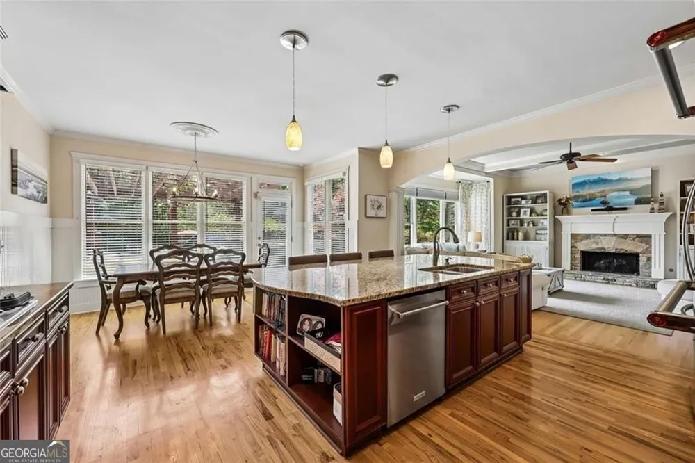 18 Stoneridge CT Dawsonville, GA 30534