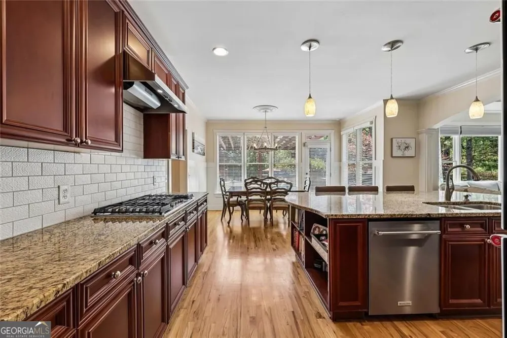 18 Stoneridge CT Dawsonville, GA 30534