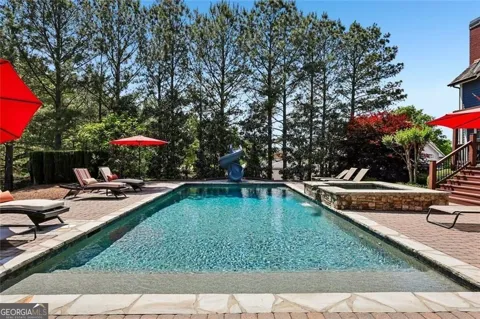 18 Stoneridge CT