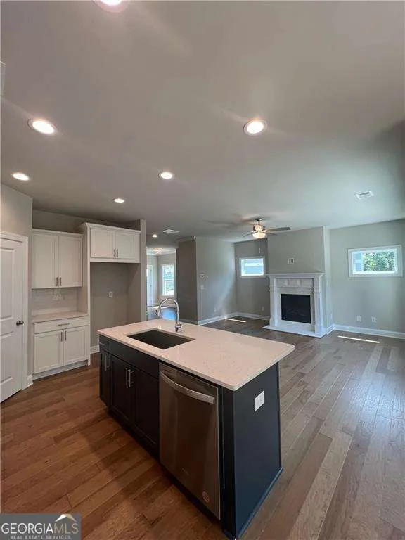 336 Lakeside CT Canton, GA 30114