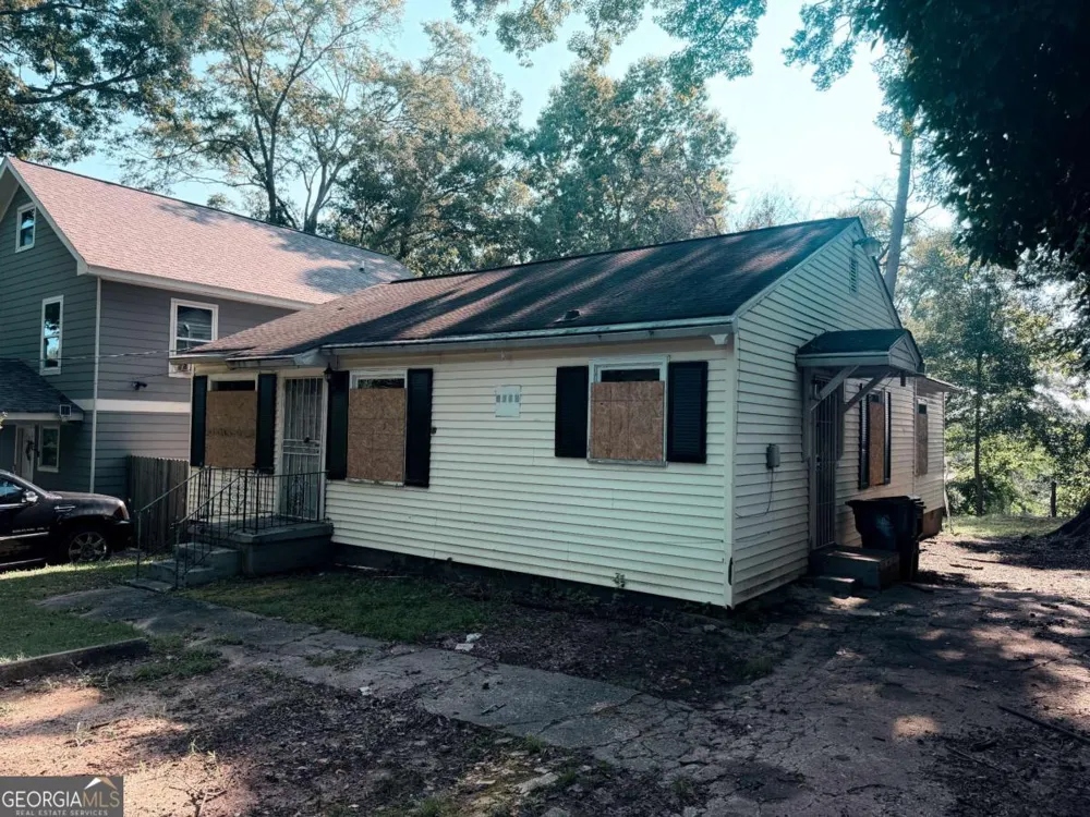 2772 Palm DR East Point, GA 30344