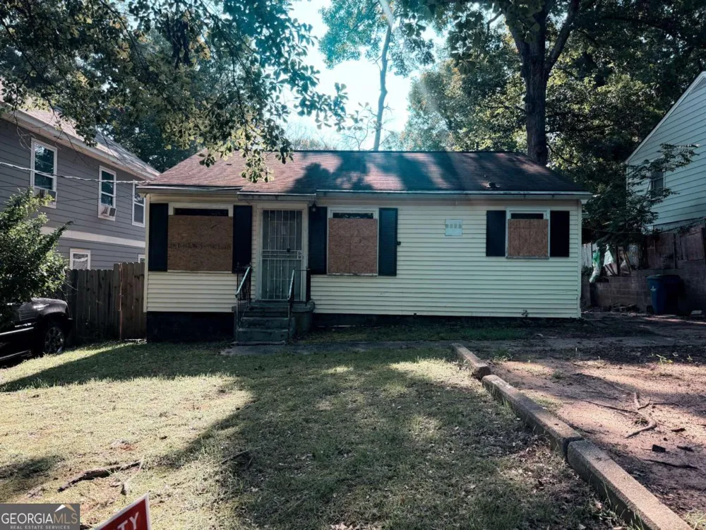 2772 Palm DR East Point, GA 30344