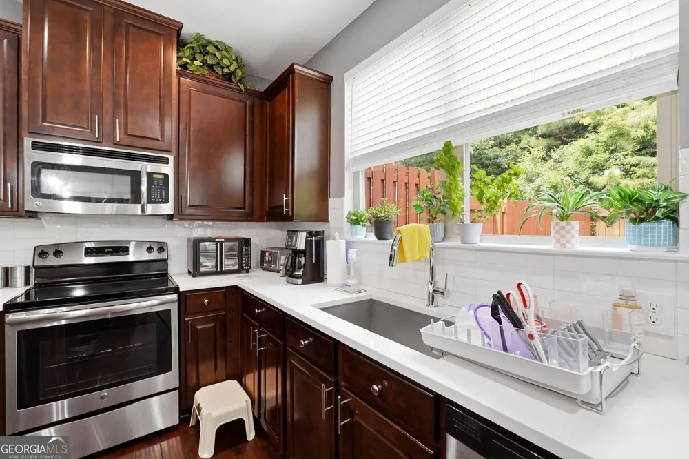 5058 Whiteoak ST SE Smyrna, GA 30080