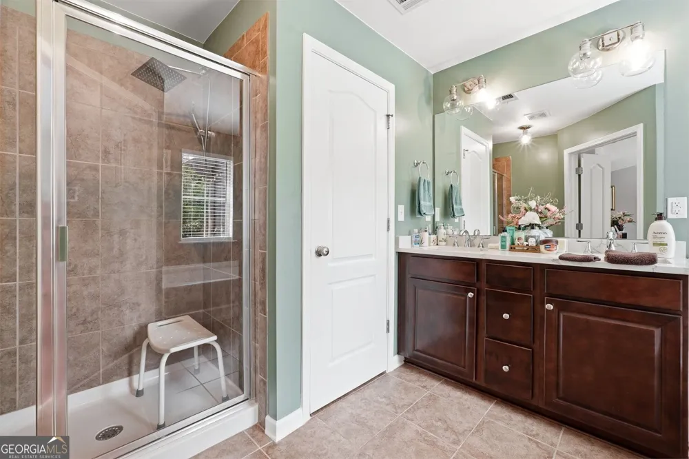 5058 Whiteoak ST SE Smyrna, GA 30080