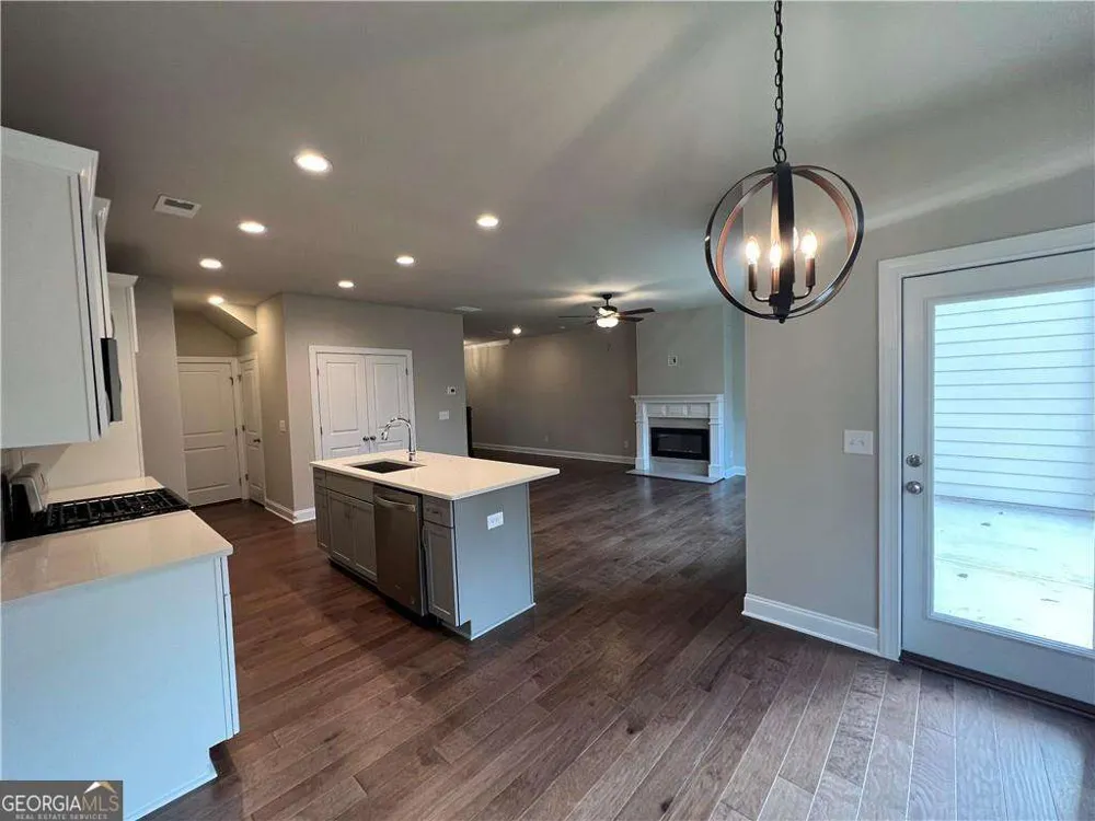 340 Lakeside CT Canton, GA 30114