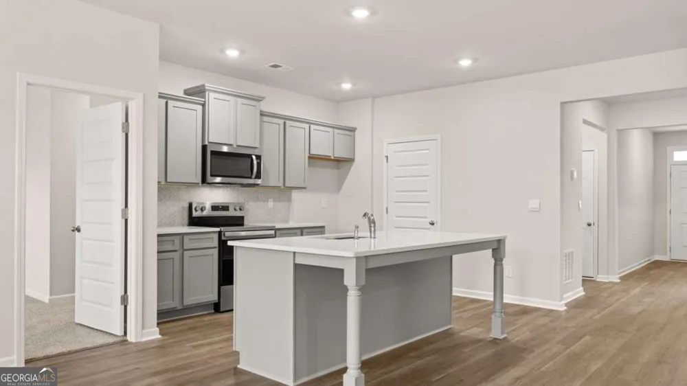 284 Bristol BLVD Winder, GA 30680