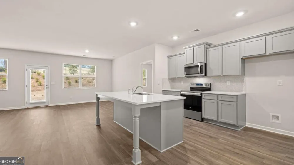 284 Bristol BLVD Winder, GA 30680