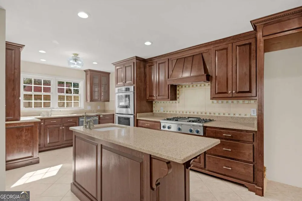 1808 Seminole TRL Waycross, GA 31501