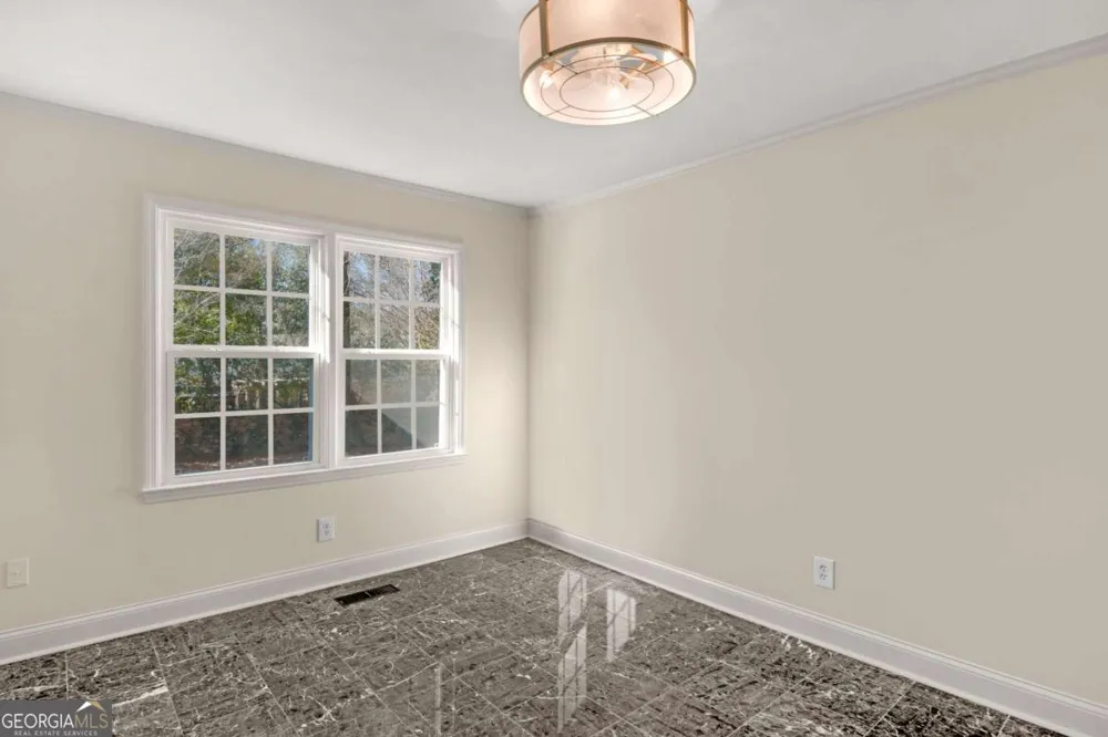 1808 Seminole TRL Waycross, GA 31501