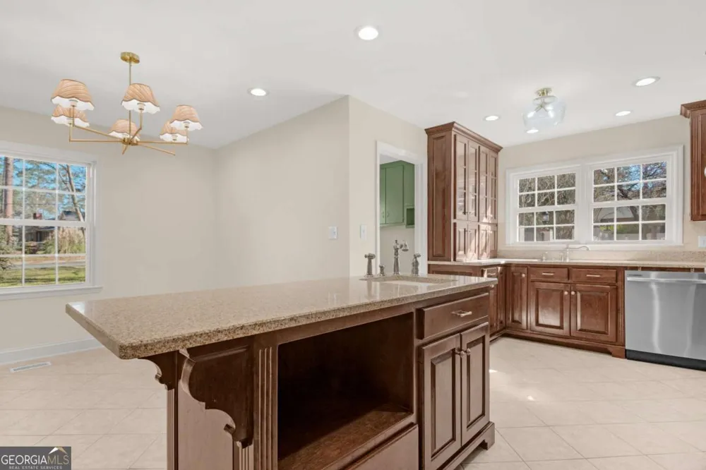 1808 Seminole TRL Waycross, GA 31501