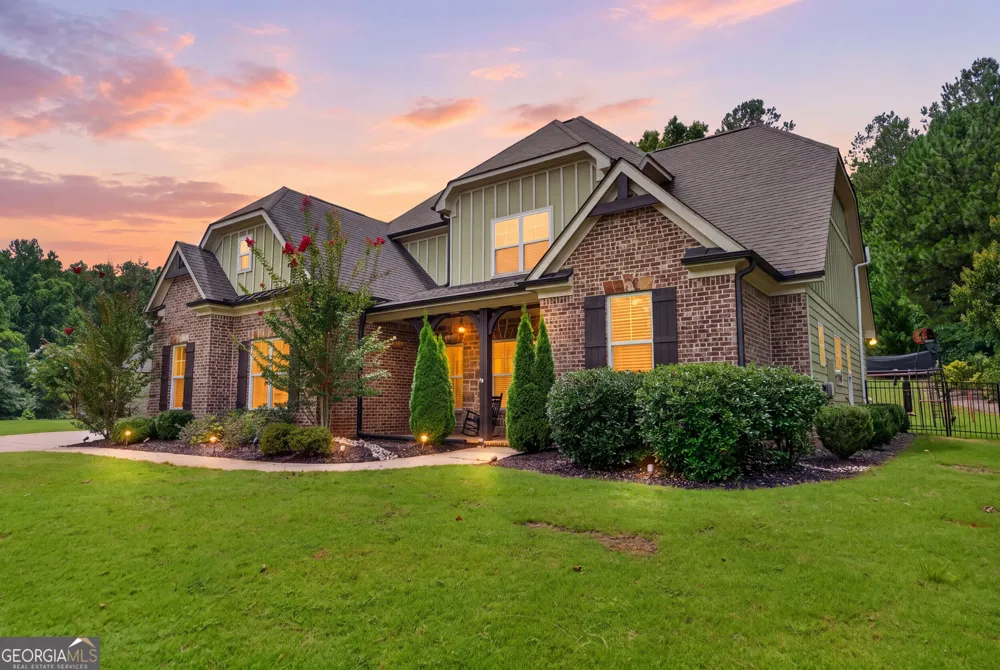845 Walnut River TRL Hoschton, GA 30548